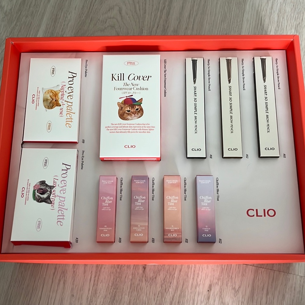 Clio Makeup Set - Brand New